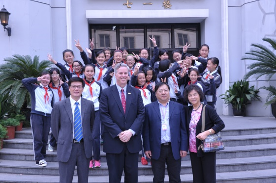 Dr. Su and Dean Spagna visit a model school in Shanghai