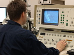 Henk Postma is imaging Au electrodes on Silicon on the Scanning Electron Microscope