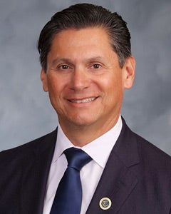 Eloy Oakley, Chancellor, California Community Colleges