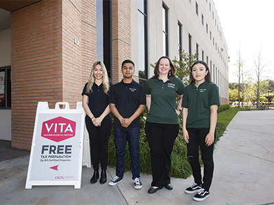 Dr. Svetlana V. Tyutina with Spanish language student interpreters.