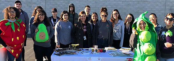 csun students share information about healthy eating
