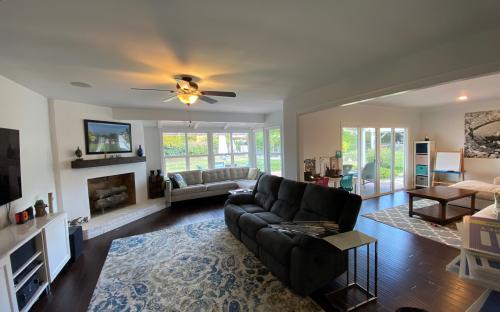 Living &amp; Family Room