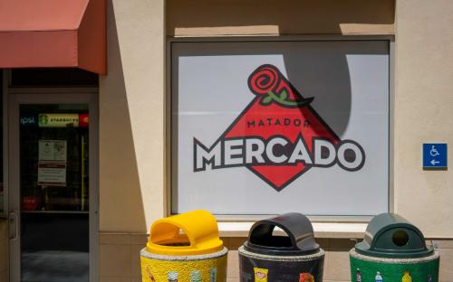 Mercado at Sierra Center