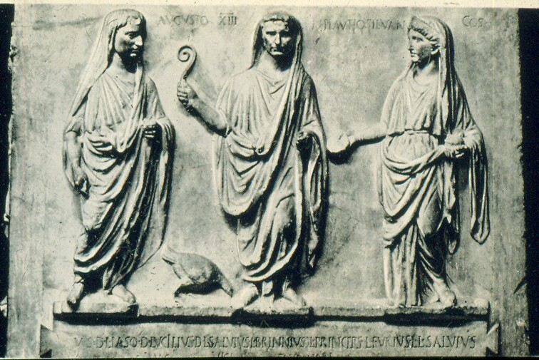 Altar of the Vicomagistri:Tiberius, Augustus (in the center)  Livia