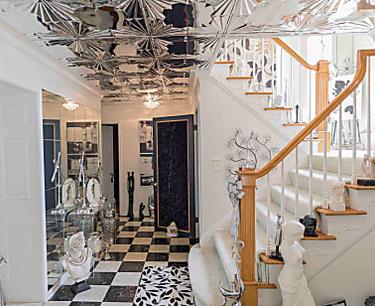 The ‘Mind-Blowing Flair’ Inside This House for Sale Is Driving the Internet Crazy